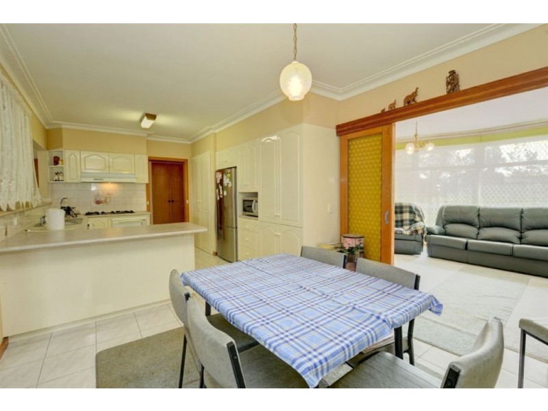 3 Whitelaw Avenue, Delacombe VIC 3356