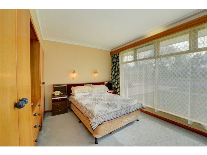 3 Whitelaw Avenue, Delacombe VIC 3356