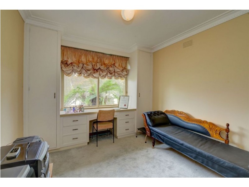 3 Whitelaw Avenue, Delacombe VIC 3356