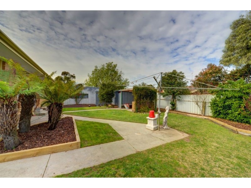 3 Whitelaw Avenue, Delacombe VIC 3356