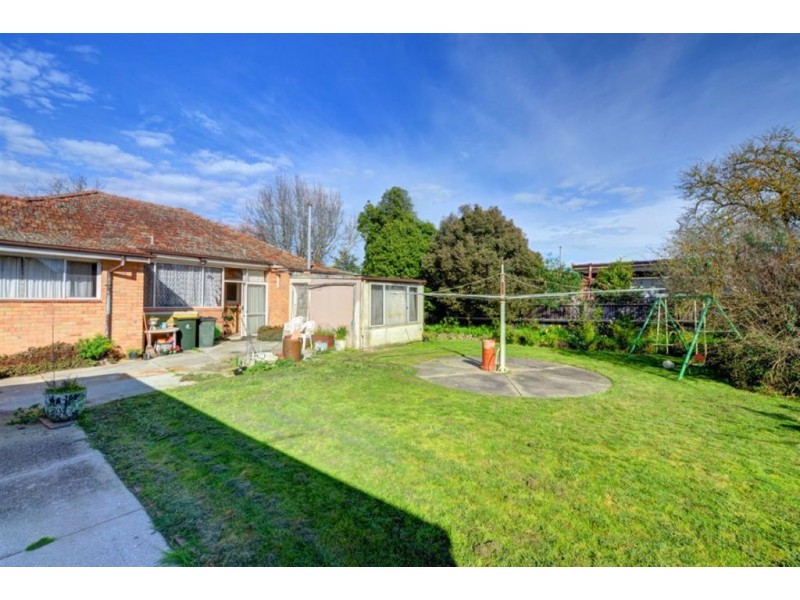 1232 Howitt Street, Wendouree VIC 3355