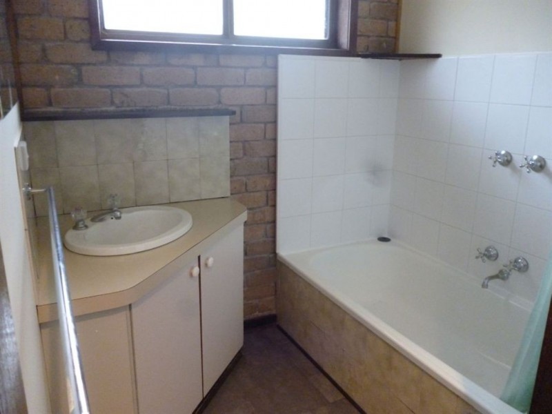 9 Malbec Drive, Mount Clear VIC 3350