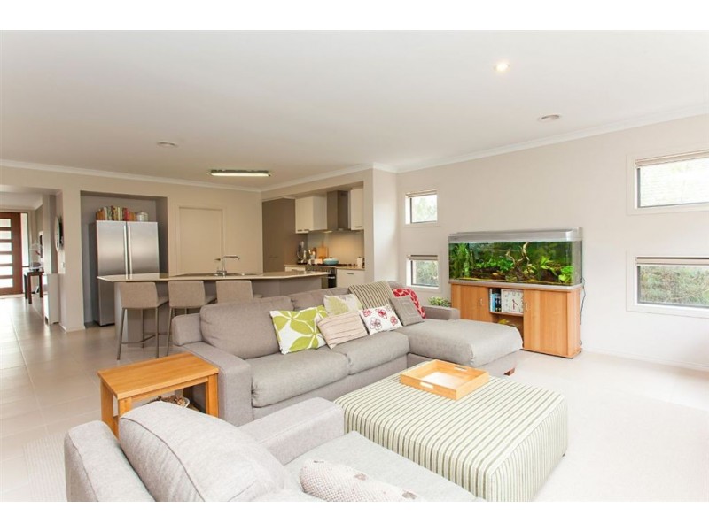 2 Club House Close, Buninyong VIC 3357