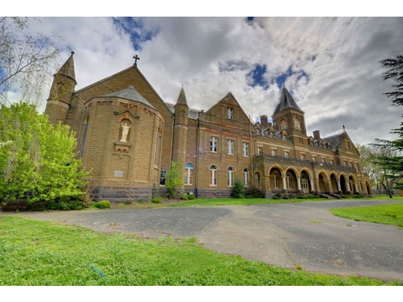 8/300 Gillies Street, Wendouree VIC 3355