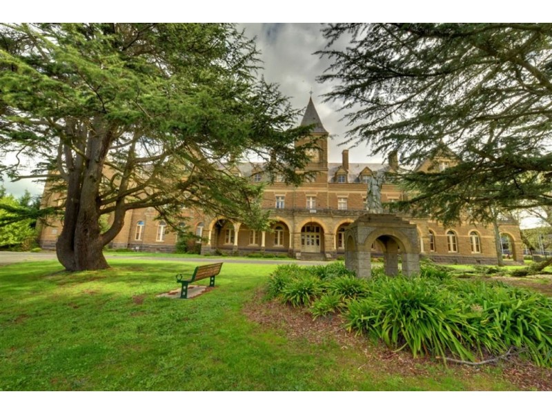 8/300 Gillies Street, Wendouree VIC 3355