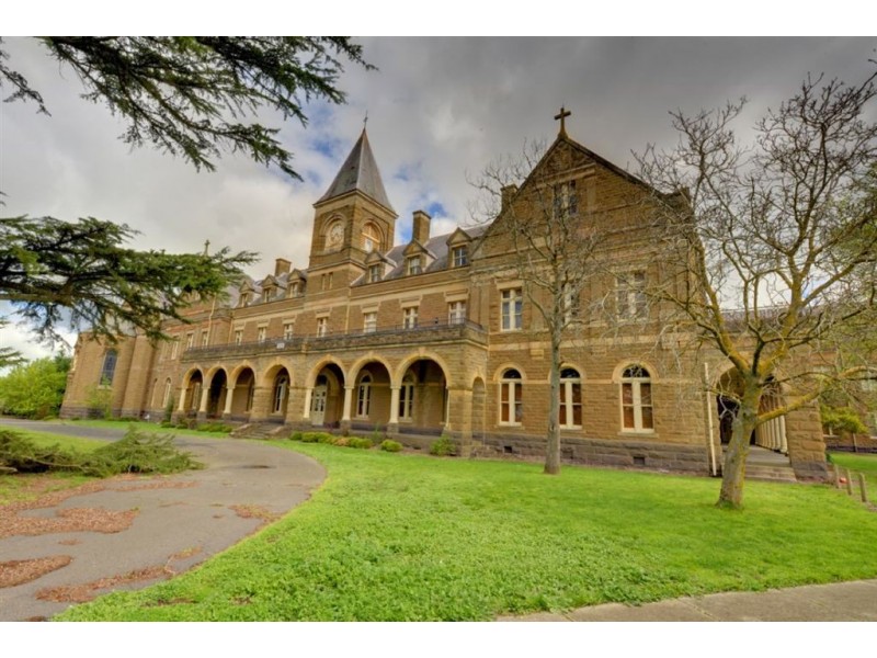 8/300 Gillies Street, Wendouree VIC 3355