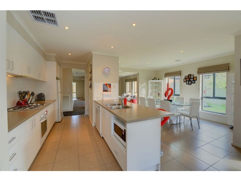 7 Macarthur Park Boulevard, Miners Rest VIC 3352