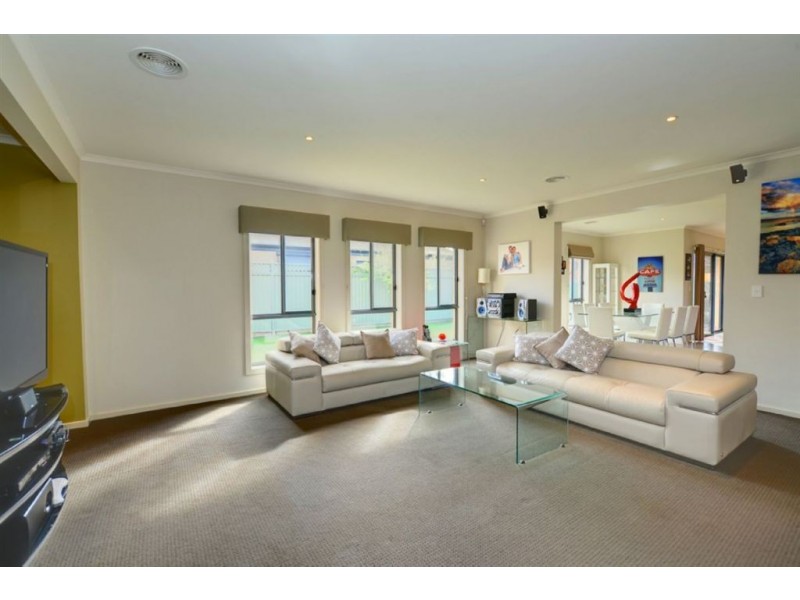 7 Macarthur Park Boulevard, Miners Rest VIC 3352