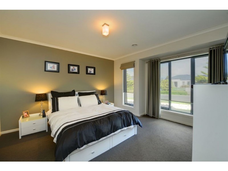 7 Macarthur Park Boulevard, Miners Rest VIC 3352