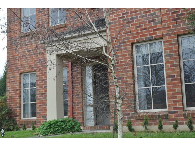 40 Lake Gardens Avenue, Lake Gardens VIC 3355