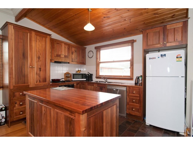 409 Humffray Street North, Brown Hill VIC 3350