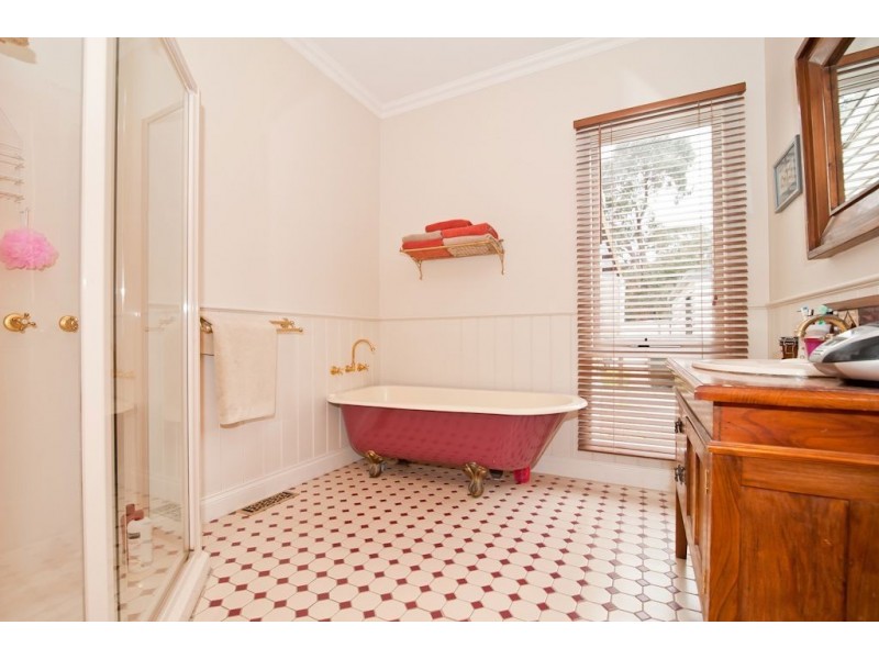 409 Humffray Street North, Brown Hill VIC 3350