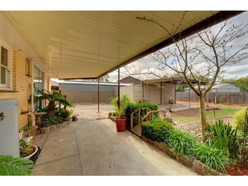 17 Albion Street, Sebastopol VIC 3356