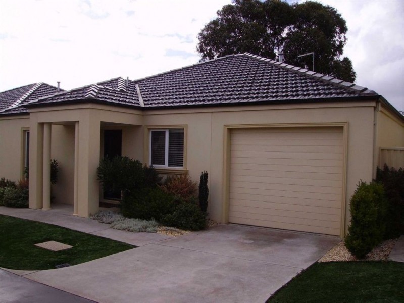 6 Brighton Court, Wendouree VIC 3355