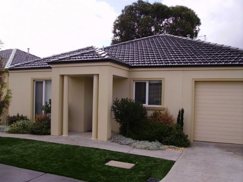 6 Brighton Court, Wendouree VIC 3355