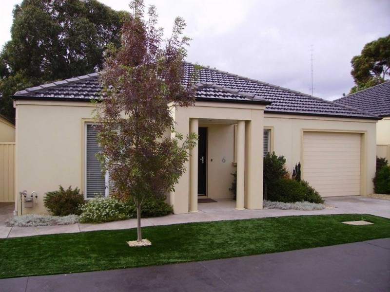 6 Brighton Court, Wendouree VIC 3355