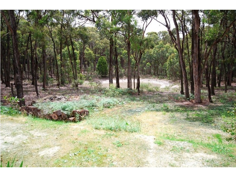 27 Rill Court, Haddon VIC 3351