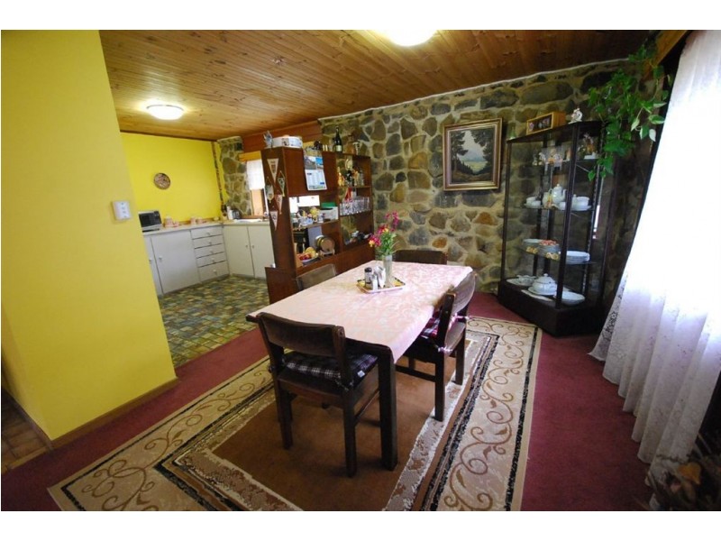 27 Rill Court, Haddon VIC 3351