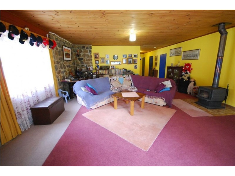 27 Rill Court, Haddon VIC 3351