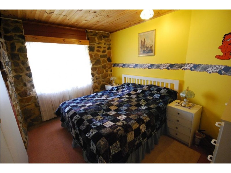 27 Rill Court, Haddon VIC 3351