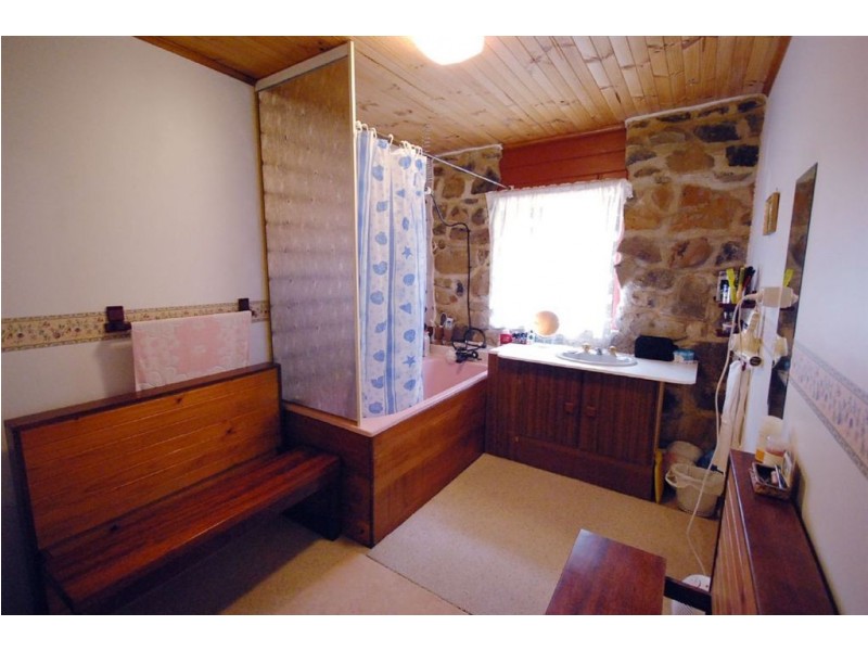 27 Rill Court, Haddon VIC 3351