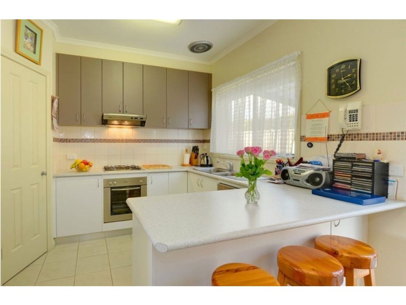 6/34 Menhennet Drive, Delacombe VIC 3356