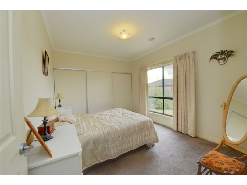 6/34 Menhennet Drive, Delacombe VIC 3356