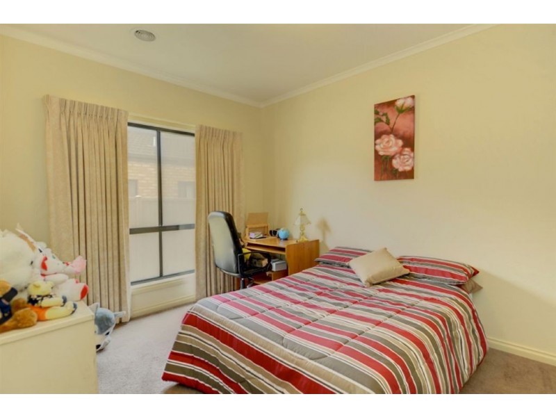 6/34 Menhennet Drive, Delacombe VIC 3356