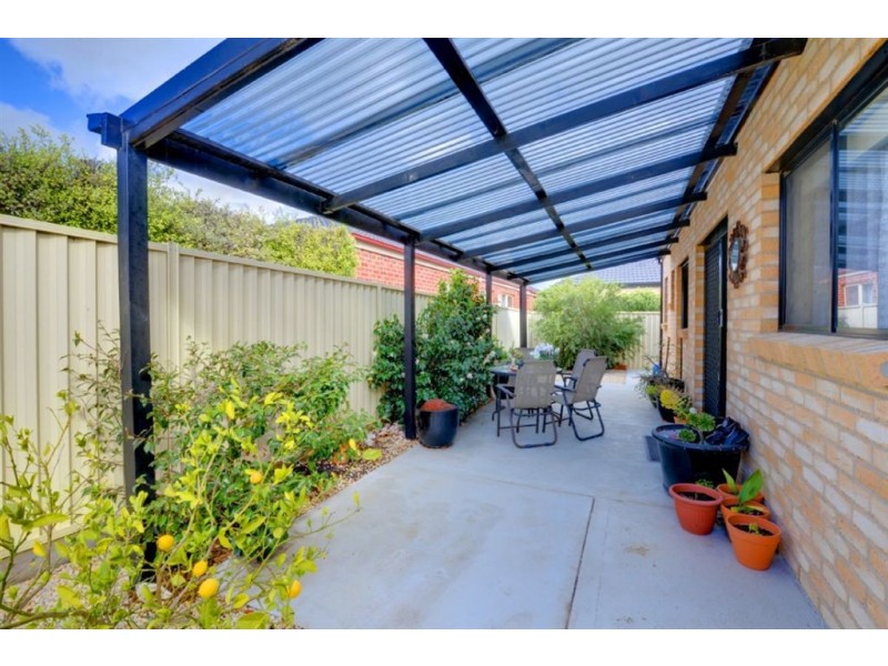 6/34 Menhennet Drive, Delacombe VIC 3356