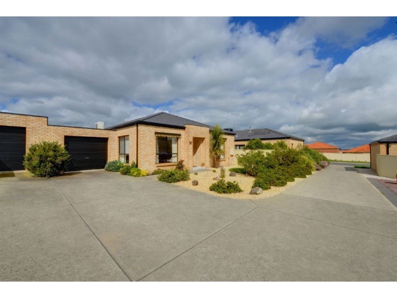 6/34 Menhennet Drive, Delacombe VIC 3356