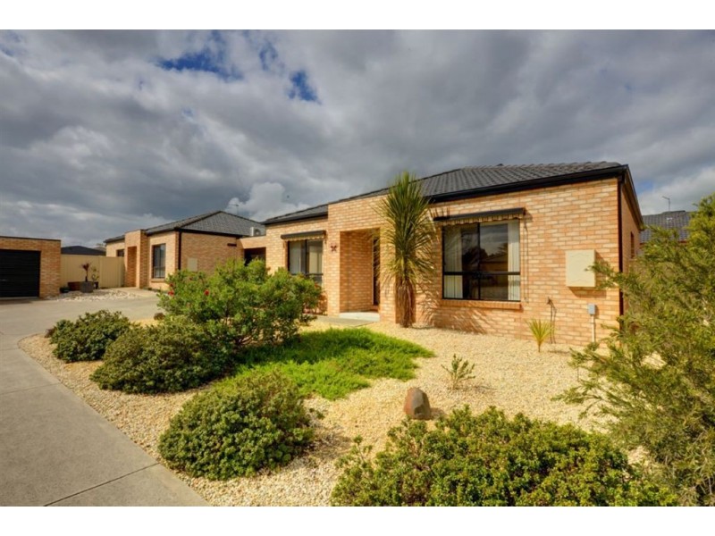 6/34 Menhennet Drive, Delacombe VIC 3356