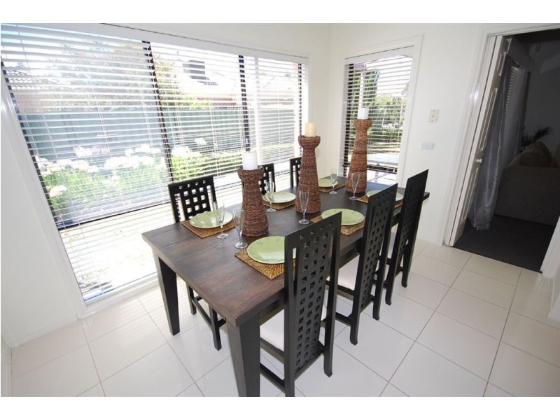 45 St Michaels Place, Lake Gardens VIC 3355