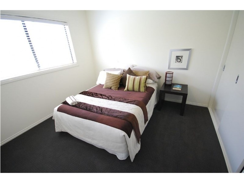 45 St Michaels Place, Lake Gardens VIC 3355