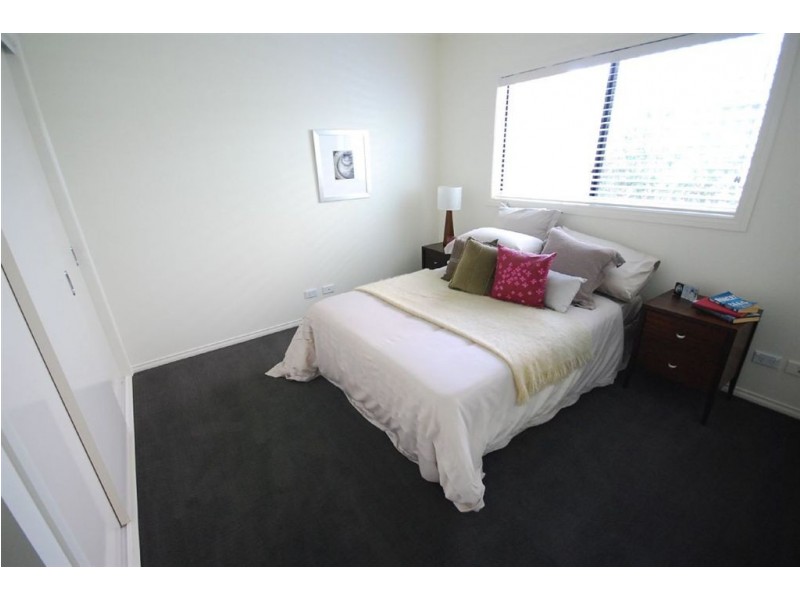 45 St Michaels Place, Lake Gardens VIC 3355