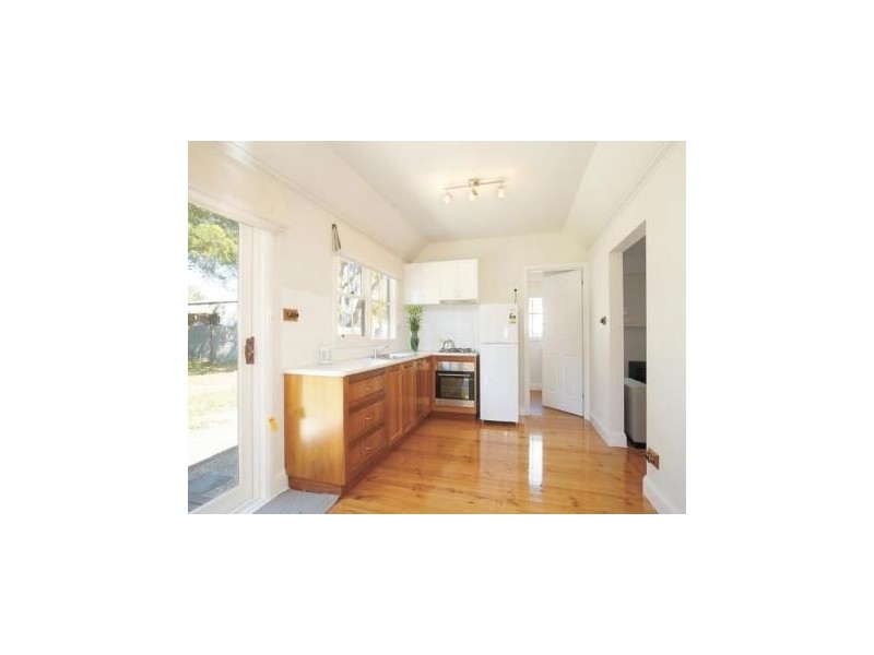 20 Canterbury Street, Brown Hill VIC 3350