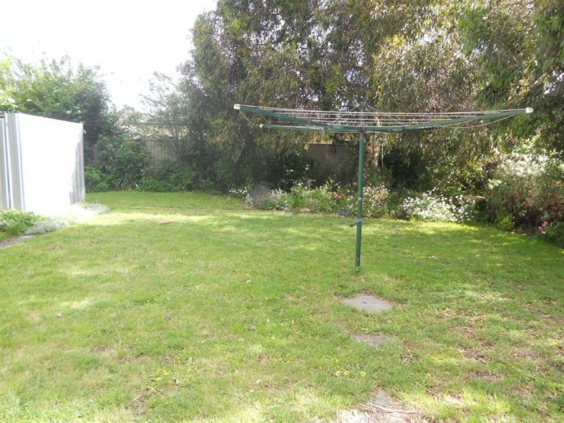 17 Linden Avenue, Wendouree VIC 3355