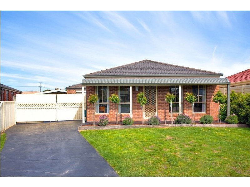 8 Begonia Court, Delacombe VIC 3356