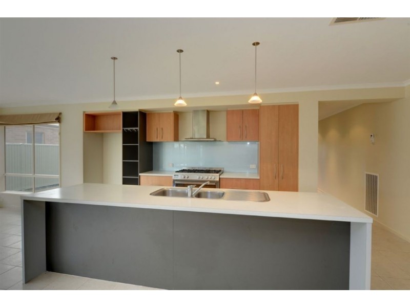 10 Coventry Street, Miners Rest VIC 3352