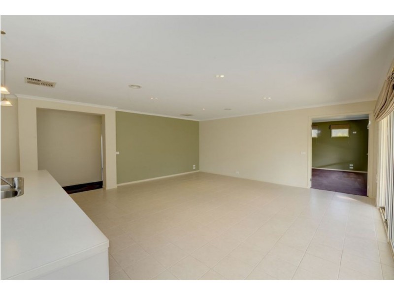 10 Coventry Street, Miners Rest VIC 3352