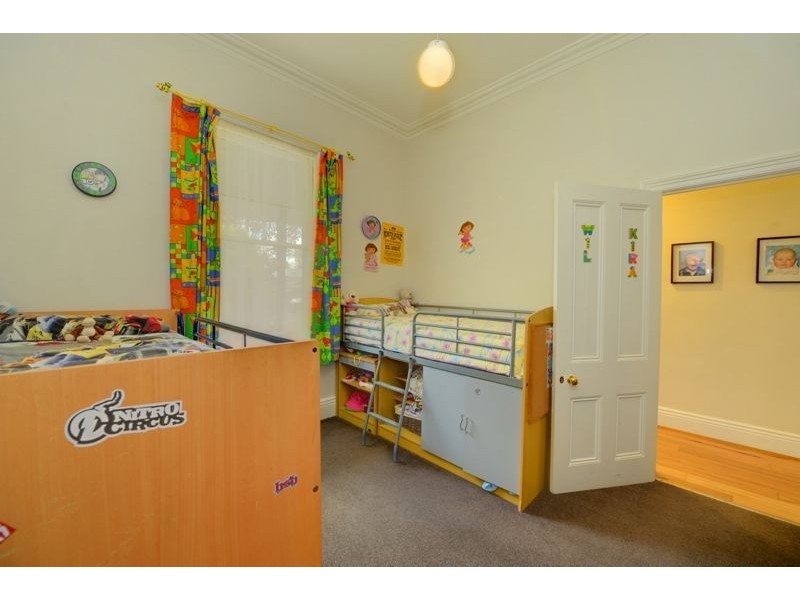 303 Macarthur St, Soldiers Hill VIC 3350