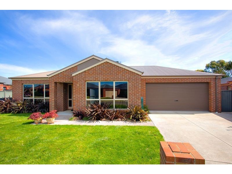 13 King George Way, Mitchell Park VIC 3355