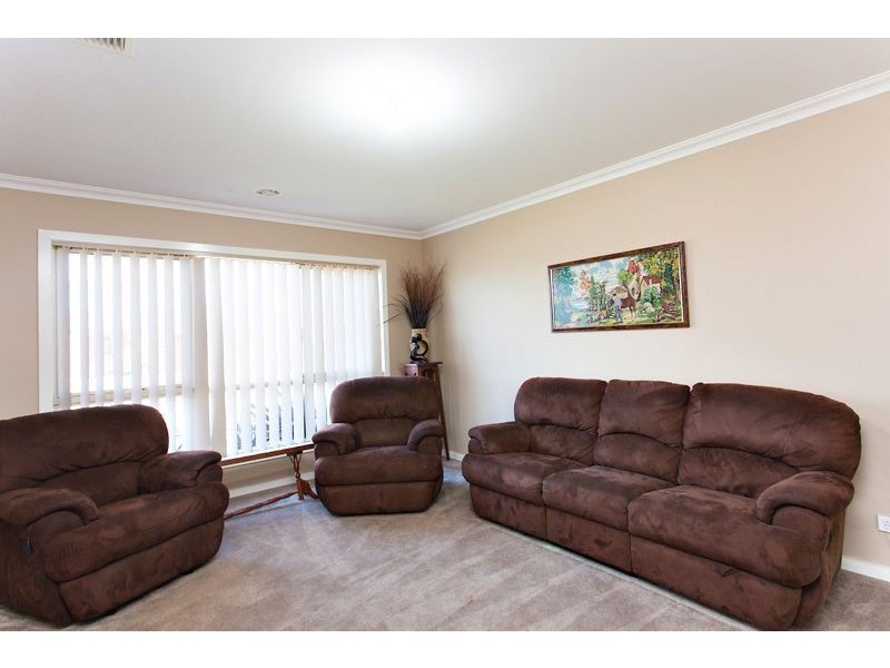13 King George Way, Mitchell Park VIC 3355