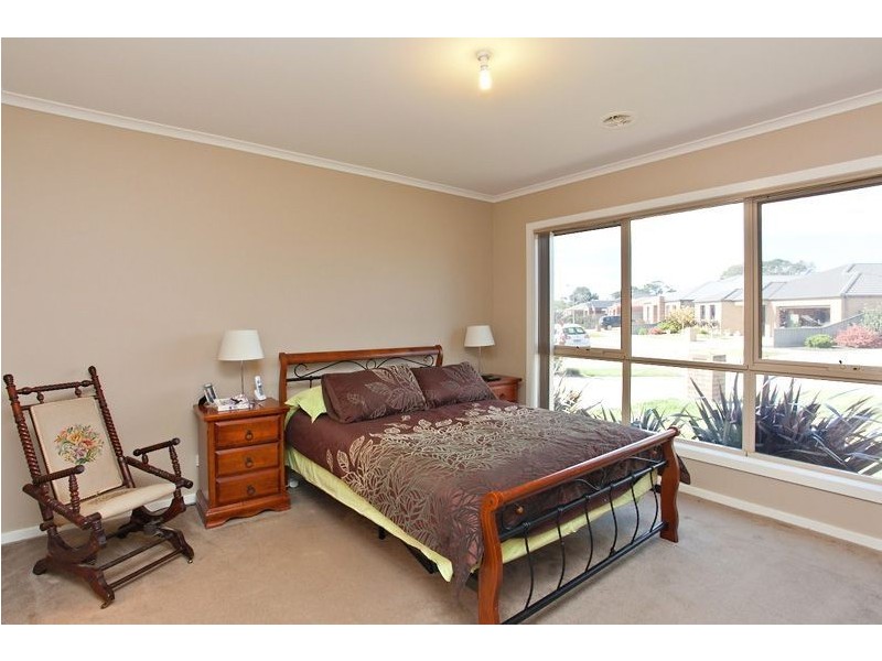 13 King George Way, Mitchell Park VIC 3355