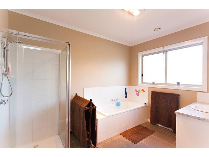 13 King George Way, Mitchell Park VIC 3355