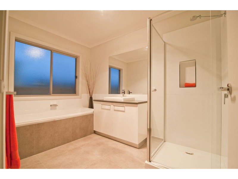 7 Braeburn Court, Brown Hill VIC 3350