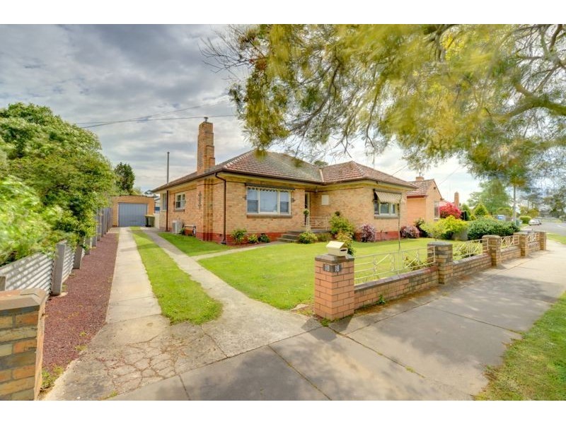 18 Rowlands Street, Sebastopol VIC 3356