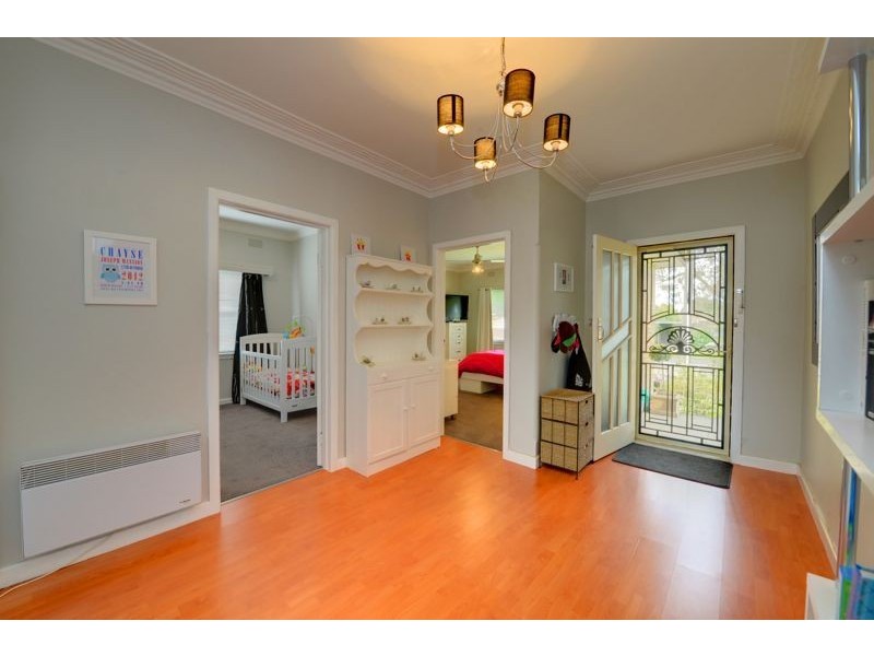 18 Rowlands Street, Sebastopol VIC 3356