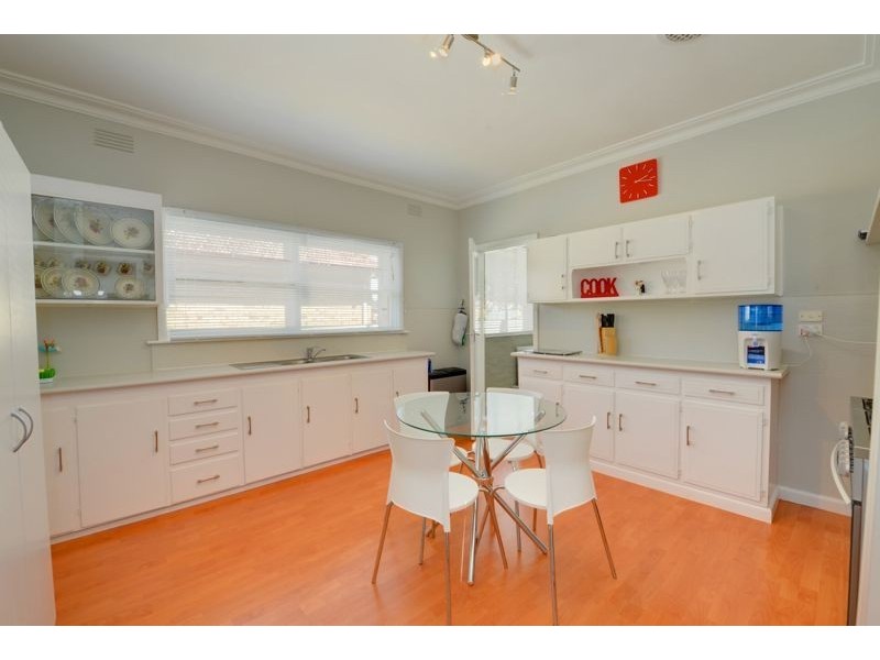 18 Rowlands Street, Sebastopol VIC 3356