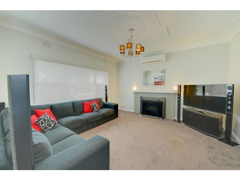 18 Rowlands Street, Sebastopol VIC 3356