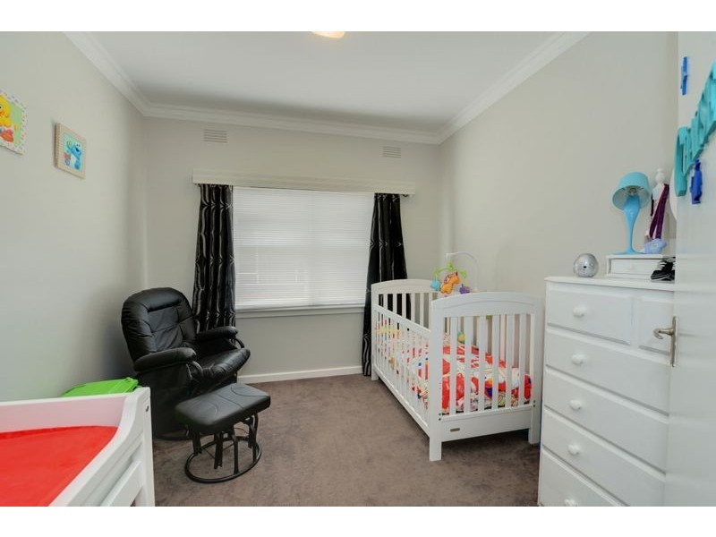 18 Rowlands Street, Sebastopol VIC 3356